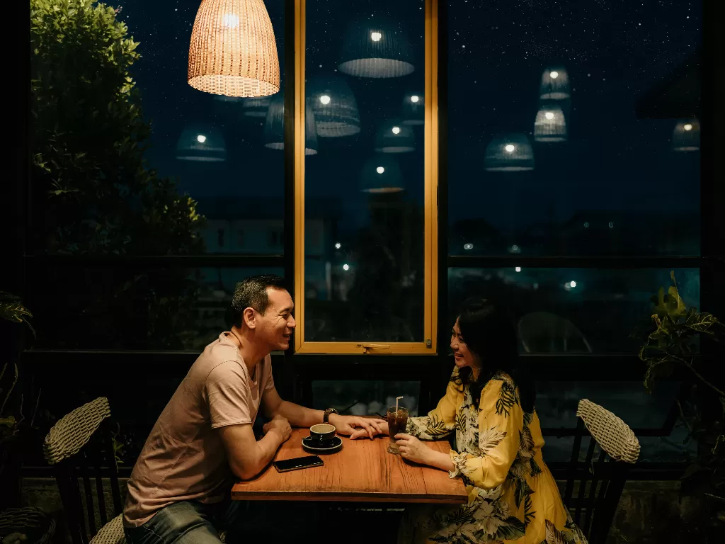 Dinner dari satu pasangan. (photo/Ilustrasi/Pexels/NATASHA LOIS)