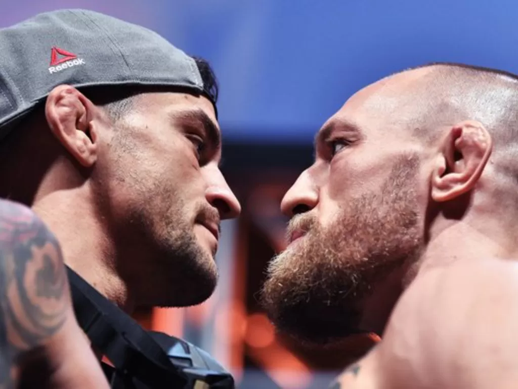 Duel tinju Conor McGregor vs Dustin Poirier. (photo/Twitter/@UFC)