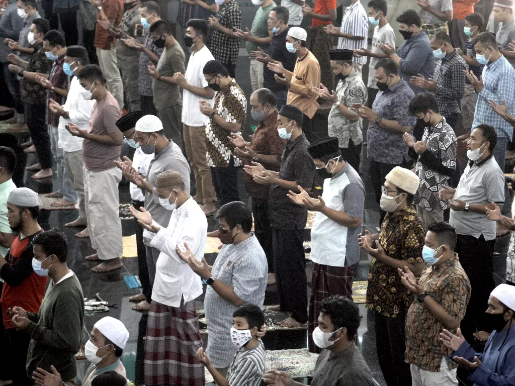 Pelaksanaan PPKM Darurat salah satunya mengenai penutupan sementara tempat ibadah(ANTARA FOTO/Yulius Satria Wijaya/foc.)