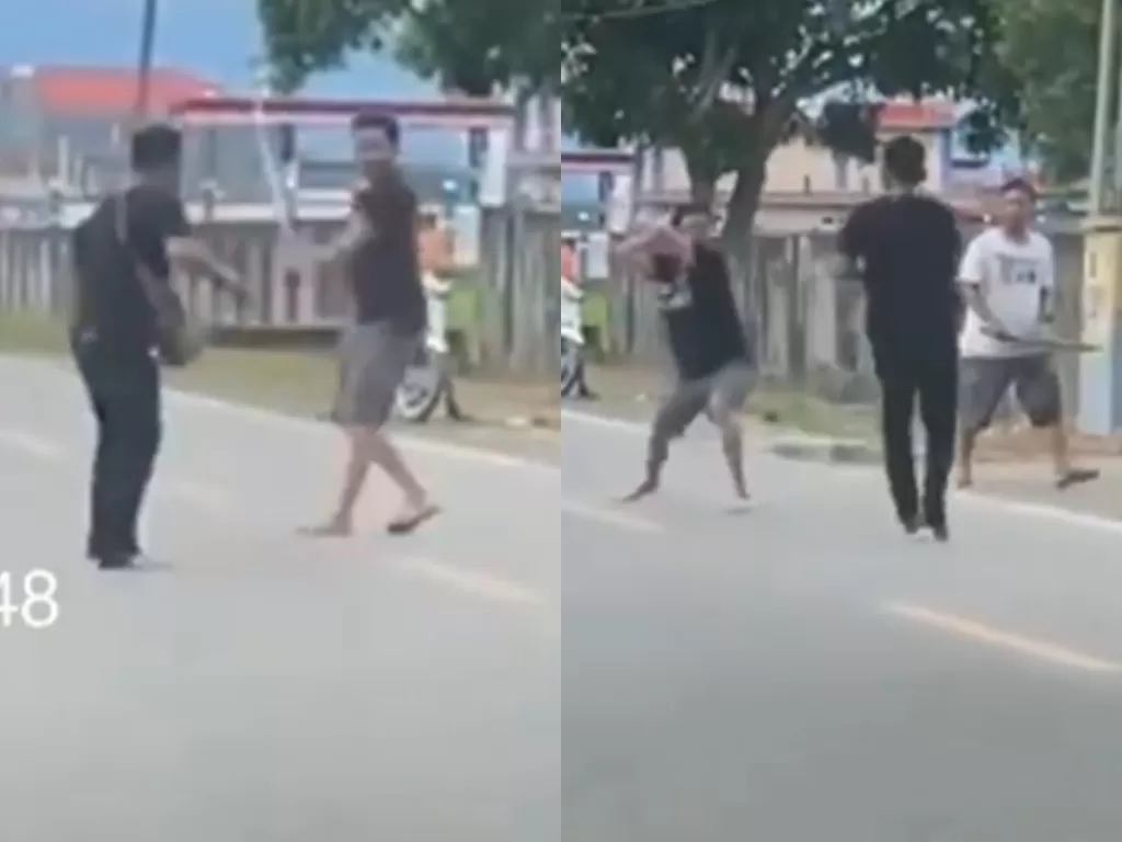 Aksi dua pria dalam perkelahian bikin warga ketakutan. (Photo/Instagram)