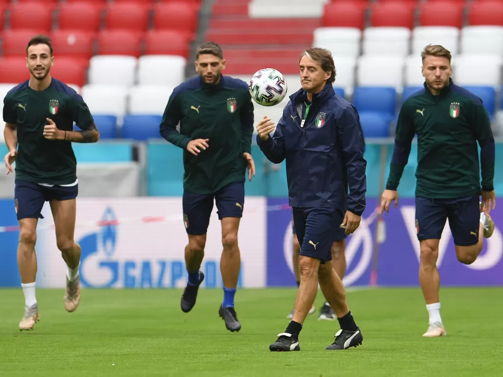 Latihan Timnas Italia jelang lawan Belgia di perempatfinal Euro 2020 (REUTERS/Andreas Gebert)