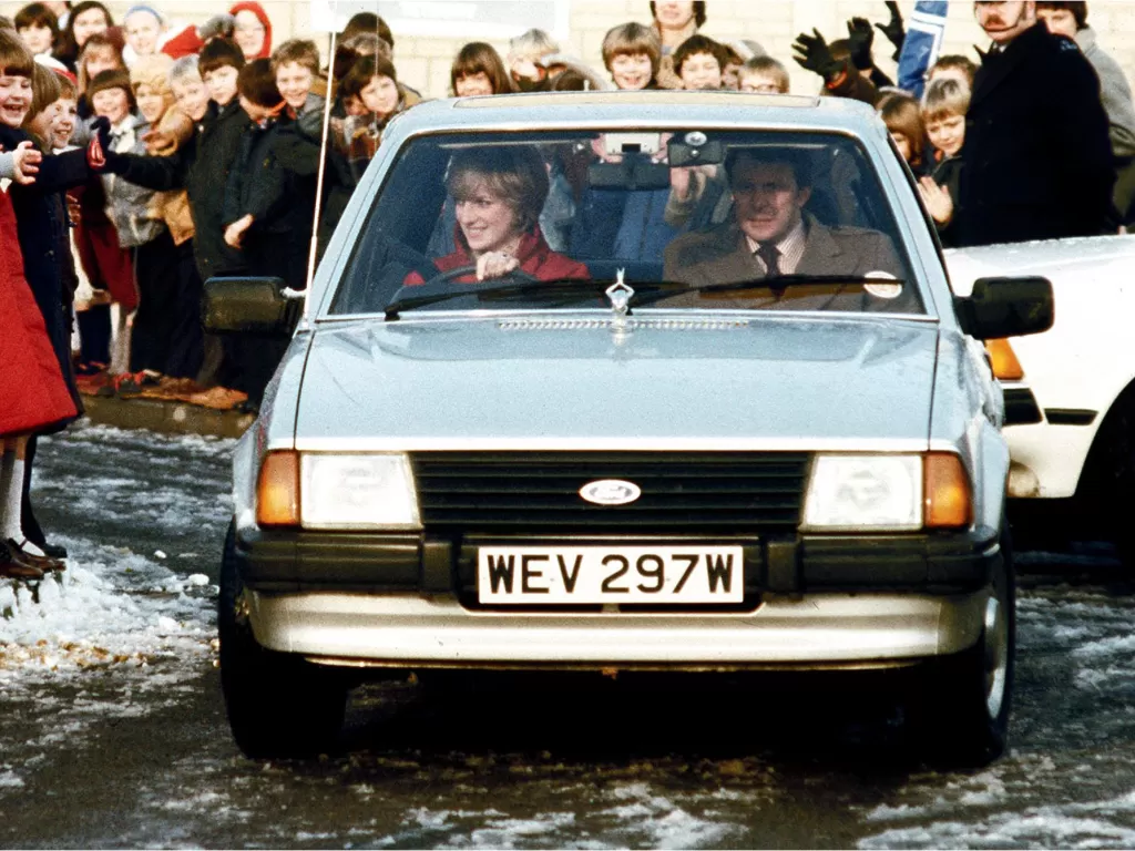 Mobil Ford Escort milik Putri Diana yang kini dilelang (photo/Reporter.mk)