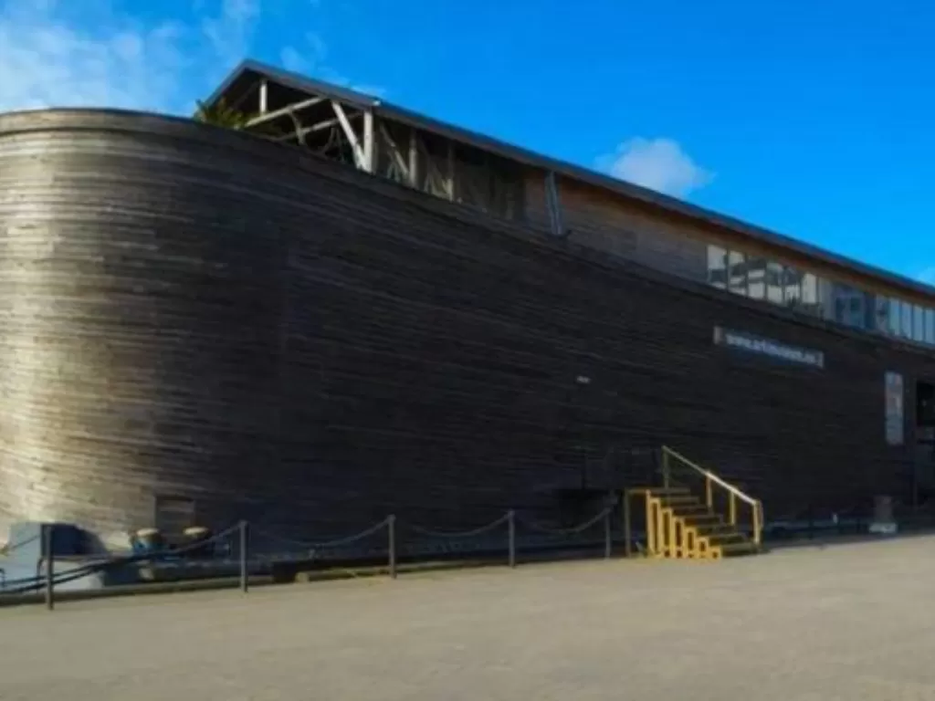 Replika kapal Nabi Nuh dari Belanda. (photo/SS/Youtube/John Kemp via BBC)