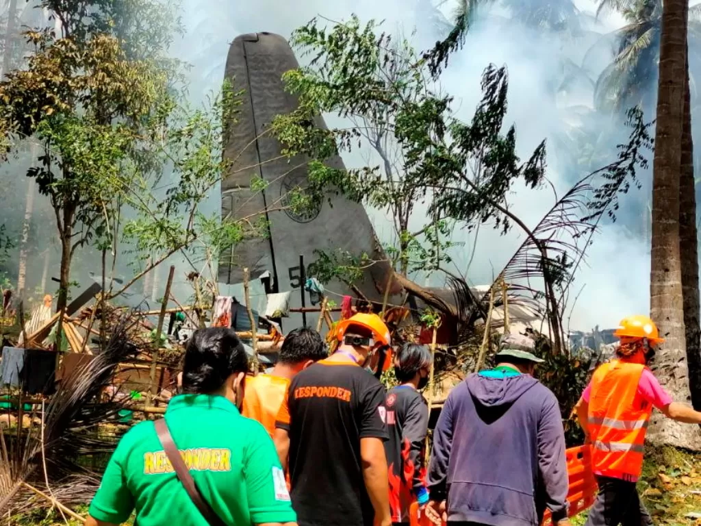 Kecelakaan pesawat militer Filipina. (REUTERS/PHILIPPINES ARMY JFT SULU)