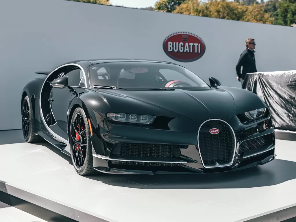 Tampilan mobil besutan produsen otomotif Bugatti (photo/Unsplash/Spencer Davis)