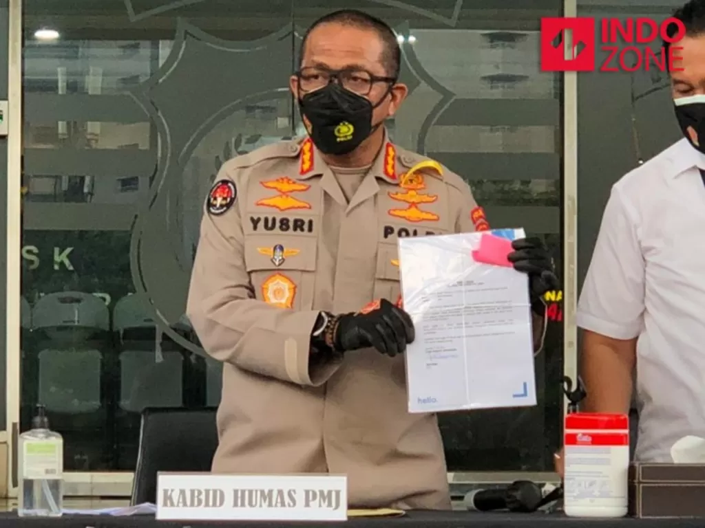 Konferensi pers Polda Metro terkait penindakan 2 perusahaan melanggar PPKM Darurat di Mapolda Metro Jaya, Jakarta. (INDOZONE/Samsudhuha Wildansyah).