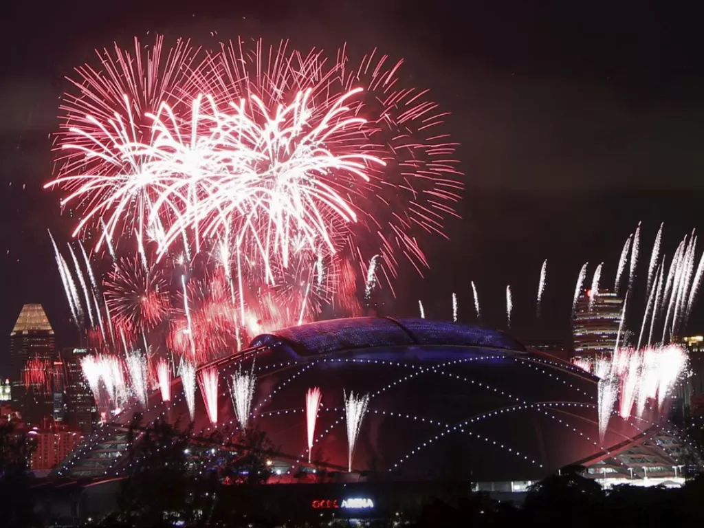 Ilustrasi: Kembang api menghiasi Stadion Nasional saat upacara pembukaan Pesta Olahraga Asia Tenggara (SEA) ke-28 di Singapura, 5 Juni 2015. (photo/REUTERS/Edgar Su/ilustrasi)