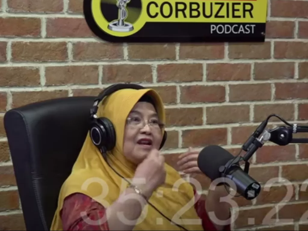 Eks Menkes Siti Fadilah/photo/YouTube Deddy Corbuzier