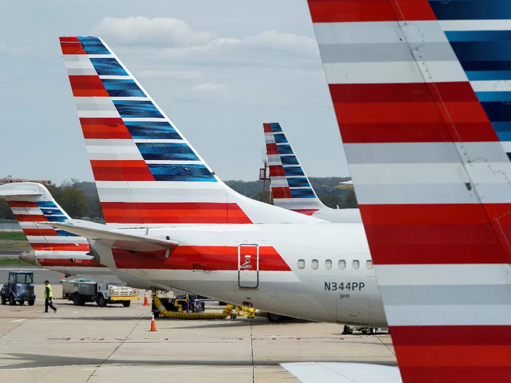 Pesawat American Airlines. (photo/REUTERS/Joshua Roberts)