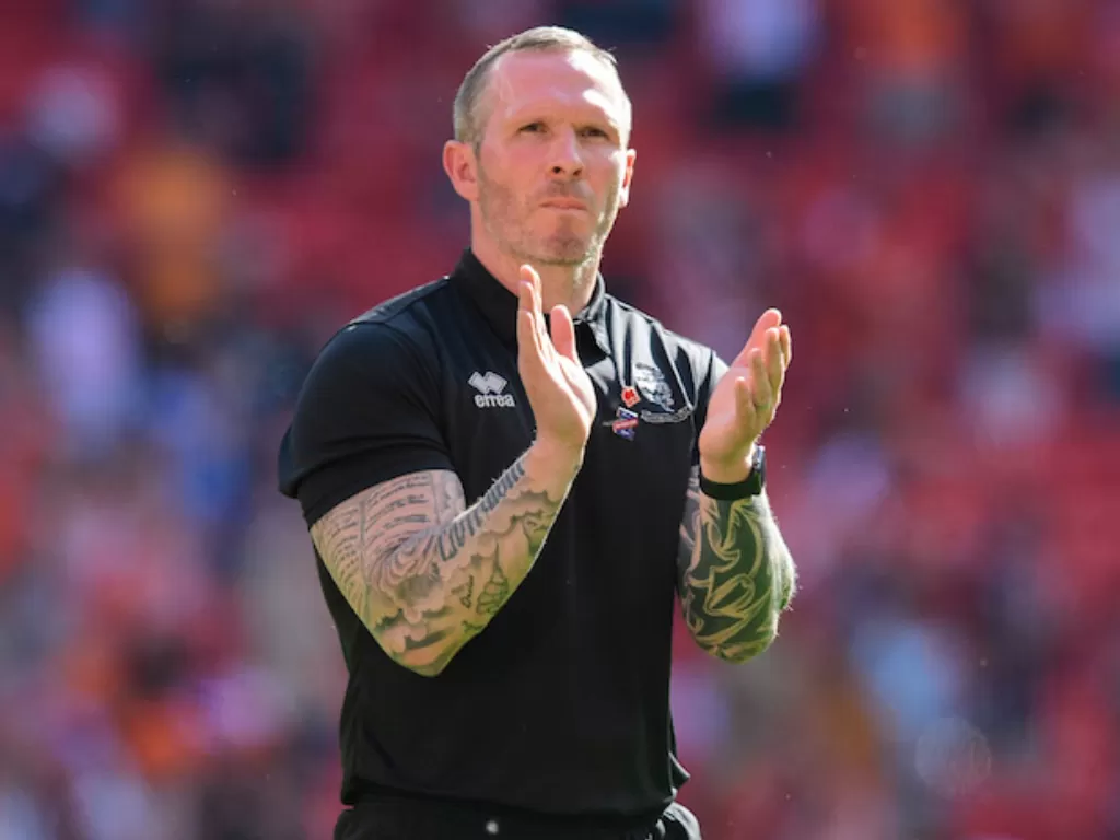 anajer Lincoln City Michael Appleton. (photo/Twitter/@LincolnCity_FC)