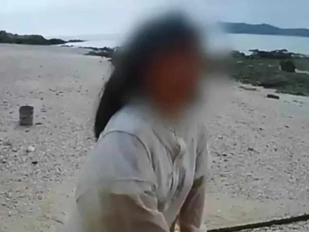 Gadis ini dibuang ke pulau kecil untuk menjinakkannya. (Photo/China Press)