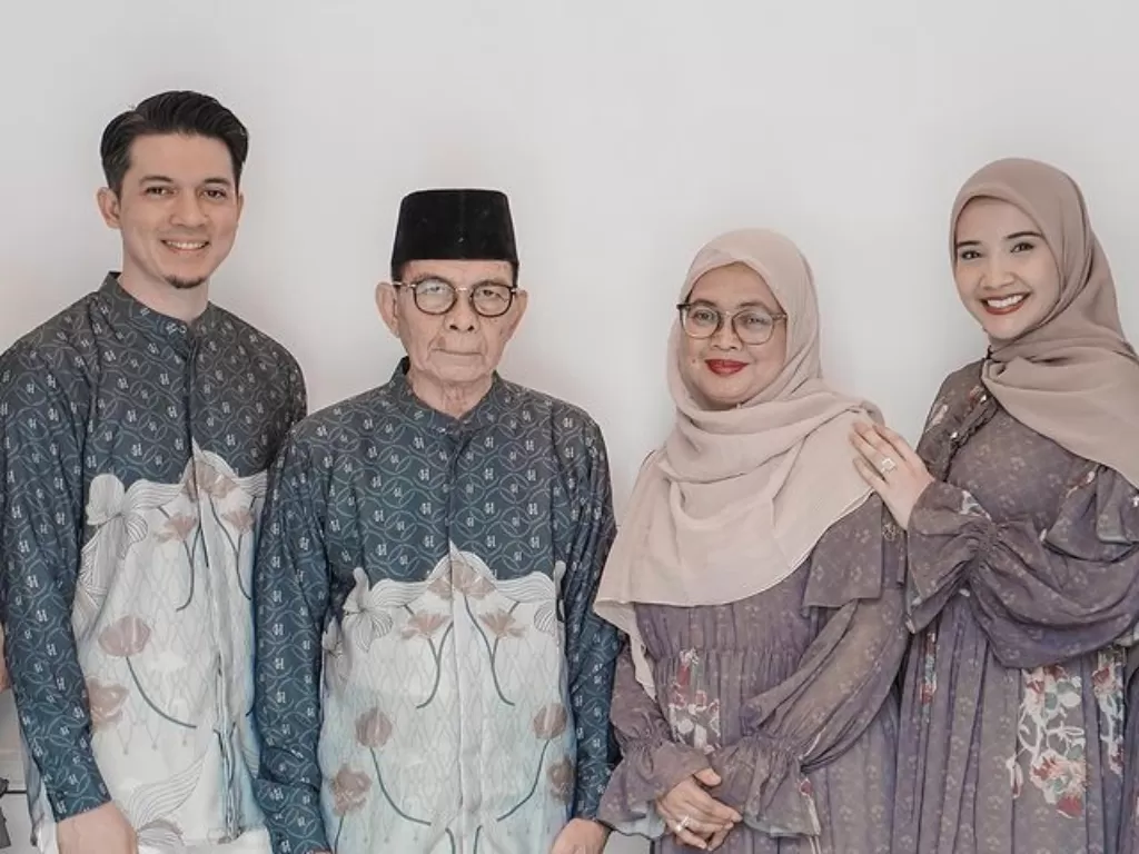 Zaskia Sungkar dan Keluarga Irwansyah. (Instagram/@zaskiasungkar15)