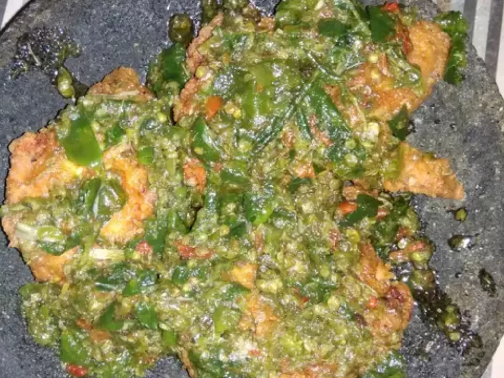 Ayam Geprek Sambal Cabe Hijau (Cookpad/Sri Sulastri)