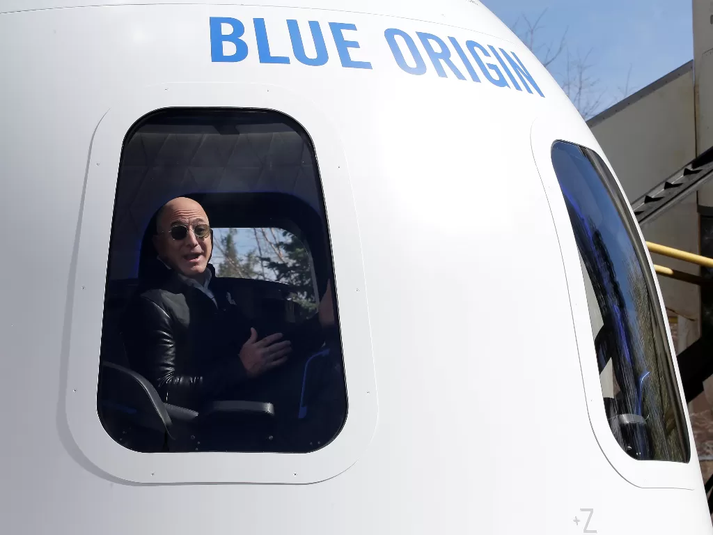 Jeff Bezos akan ke luar angkasa (REUTERS/Isaiah J. Downing)