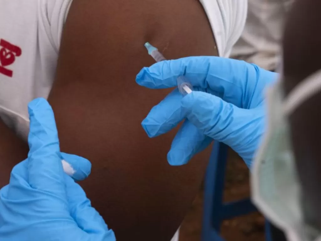 Vaksinasi di Uganda. (Photo/Ilustrasi/WHO)