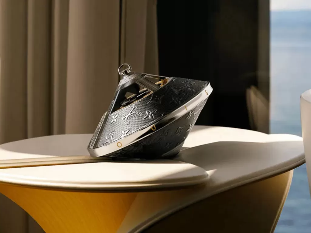 Tampilan speaker Louis Vuitton Horizon dengan bentuk mirip UFO (photo/Louis Vuitton)