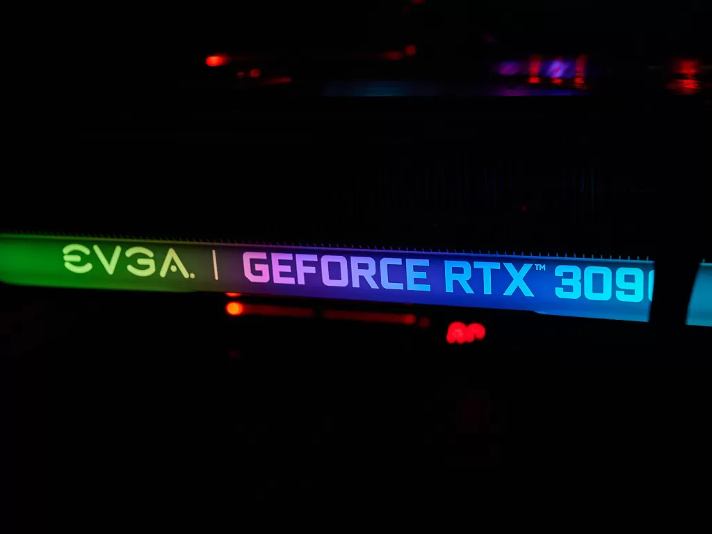 Tampilan GPU GeForce RTX 3090 besutan EVGA (photo/Unsplash/Jose G. Ortega Castro)