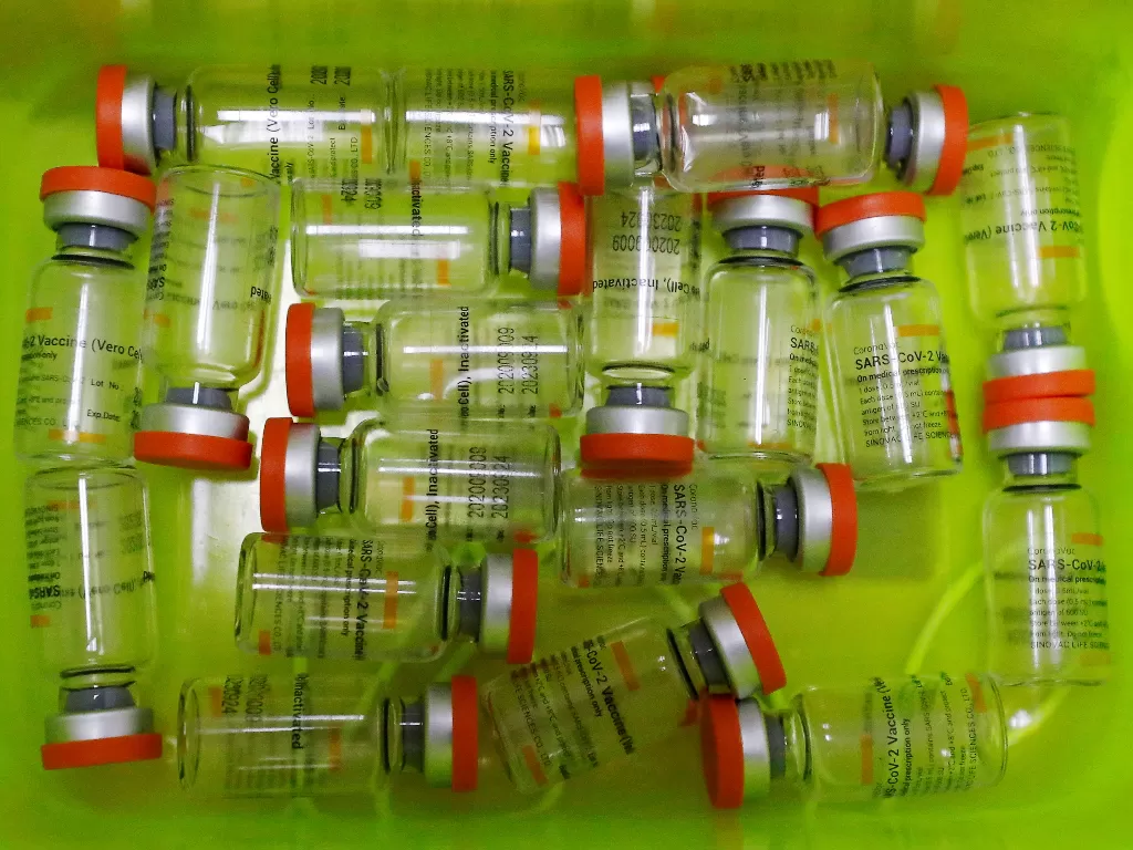 Botol Vaksin COVID-19 (REUTERS/WILLY KURNIAWAN)