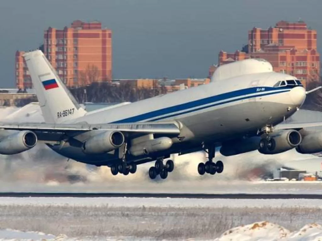 Ilyushin Il-80, yang dijuluki sebagai pesawat kiamat saat berada di Moskow, Rusia (REUTERS)