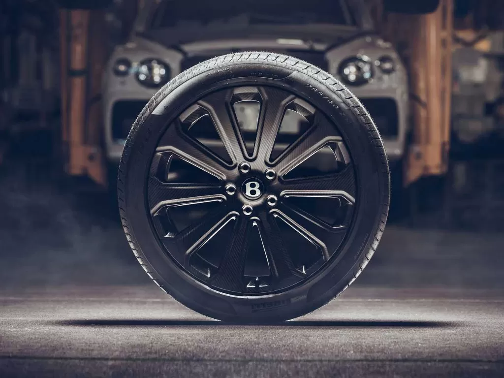 Tampilan velg carbon yang dihadirkan untuk Bentley Bentayga (photo/Bentley Mulliner)