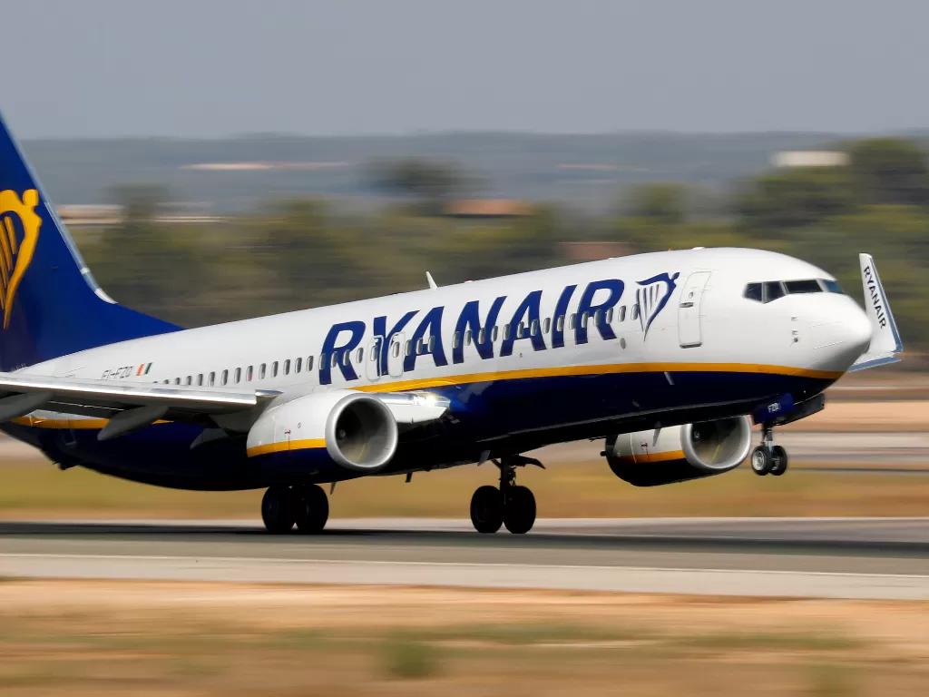Penerbangan Ryanair. (photo/REUTERS/Paul Hanna)