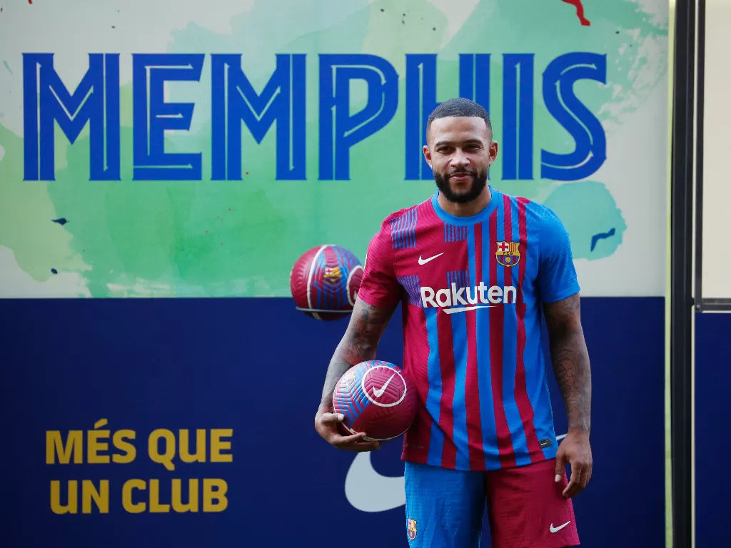 Pemain baru Barcelona, Memphis Depay. (photo/REUTERS/Albert Gea)