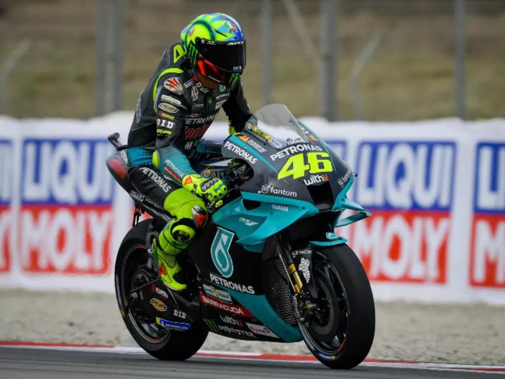 Valentino Rossi begitu kesulitan tampil kompetitif di MotoGP 2021 (motogp.com)