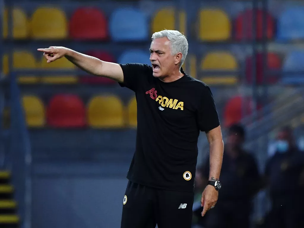 Pelatih AS Roma Jose Mourinho. (photo/REUTERS/Alberto Lingria)