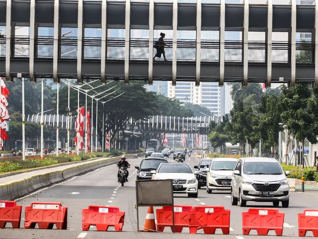 Kondisi jalan di Jakarta jelang berakhirnya pemberlakuan PPKM (ANTARA FOTO/Rivan Awal Lingga/rwa.) 