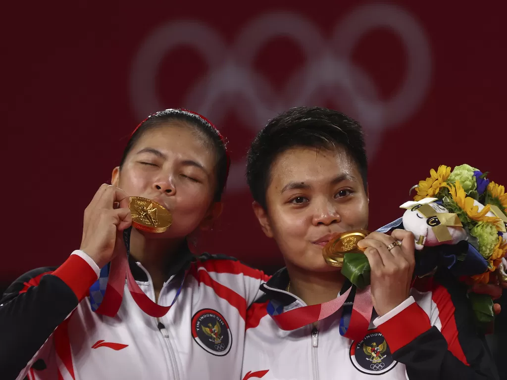 Greysia Polii/Apriyani Rahayu raih medali emas Olimpiade Tokyo 2020 (REUTERS/Leonhard Foege)