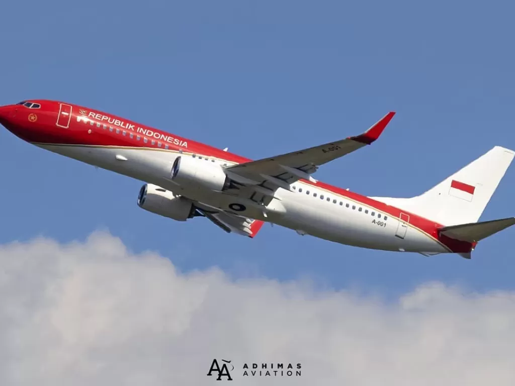 Pesawat Kepresidenan dicat merah putih (Instagram @adhimas_aviation)