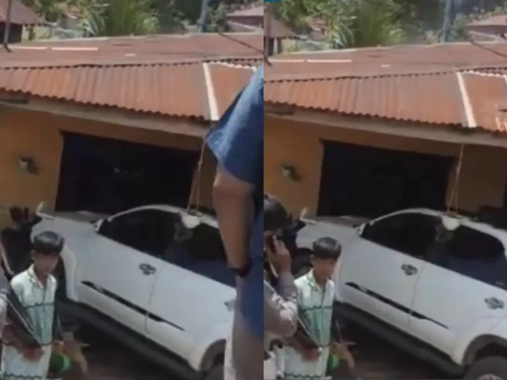 Sebuah mobil SUV menyuruduk rumah warga di Kotapinang, Labusel, Jumat (6/8/2021) (Istimewa)