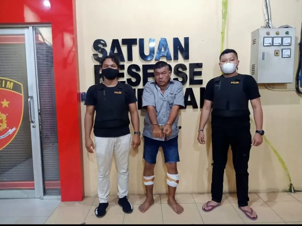 Jamiluddin Sinaga (tengah) bunuh selingkuhan (Facebook/laburaku)