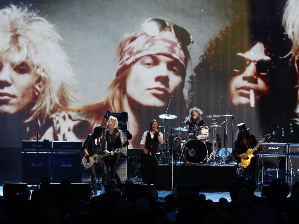 Grup band Metal Guns N' Roses. (photo/REUTERS/Matt Sullivan)