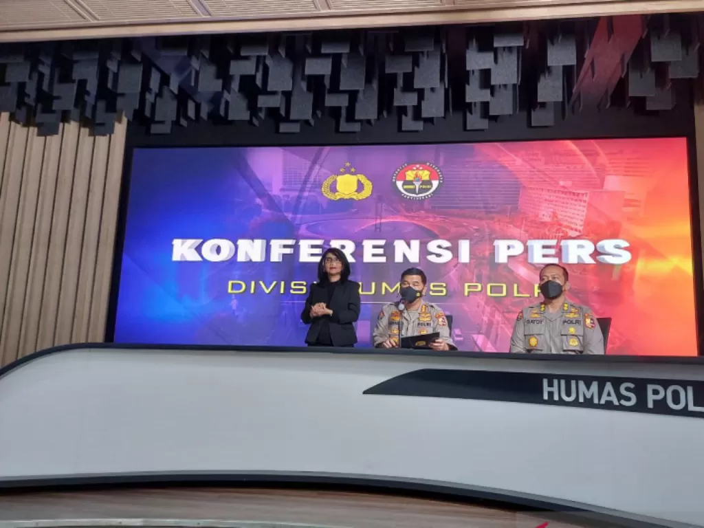 Keterangan pers penangkapan perentas situs Sekretariat Kabinet, di Gedung Humas Polri, Jakarta (ANTARA/Laily Rahmawaty)