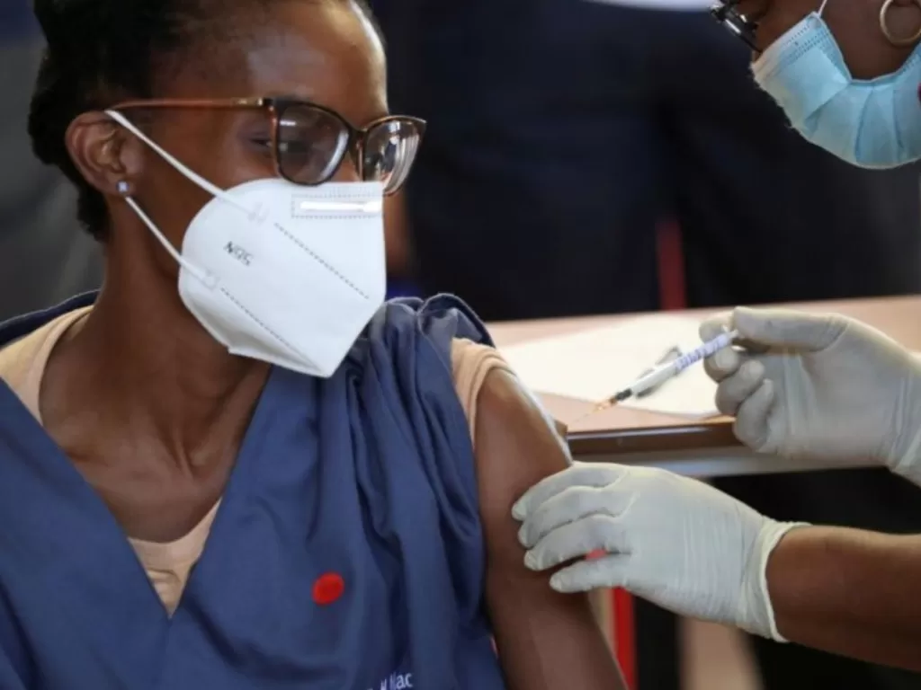 Vaksinasi di Afrika Selatan. (photo/Dok. REUTERS)