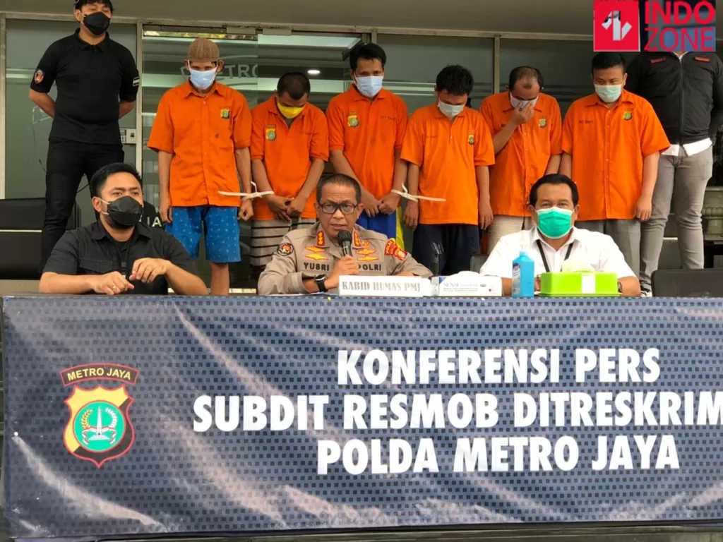 Konferensi pers Polda Metro soal penangkapan sindikat ganjal ATM (INDOZONE/Samsudhuha Wildansyah).