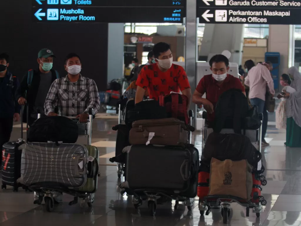 Ilustrasi sejumlah calon penumpang di Bandara (Foto: ANTARA/Muhammad Iqbal)