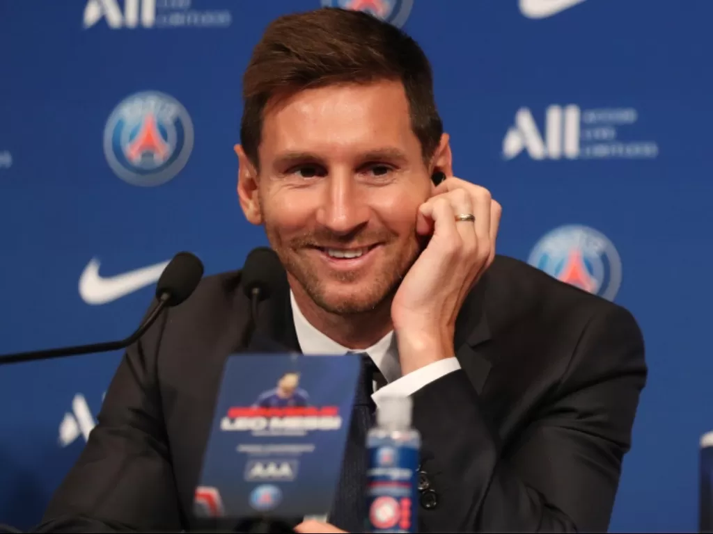 Lionel Messi saat diperkenalkan sebagai pemain baru PSG (REUTERS/Sarah Meyssonnier)