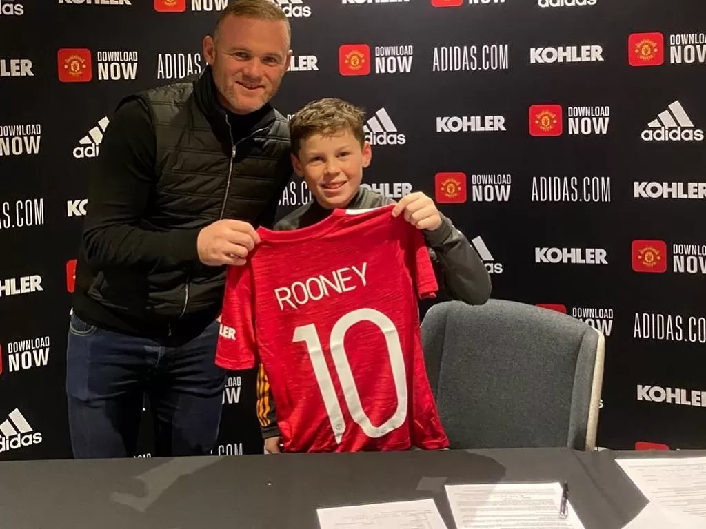 Wayne Rooney dan putranya, Kai Rooney. (photo/Instagram/@waynerooney)