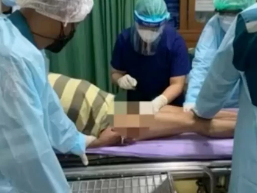 Seorang pria hampir kehilangan penisnya karena ulahnya. (Photo/Asean Now)