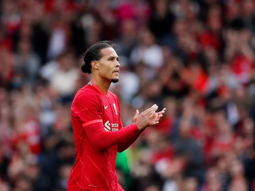 Bek Liverpool, Virgil van Dijk. (photo/Reuters/Lee Smith)