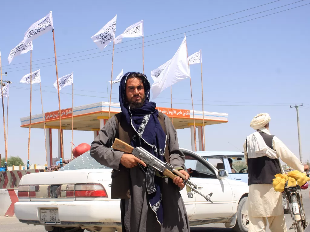Salah seorang anggota Taliban (REUTERS/Stringer)