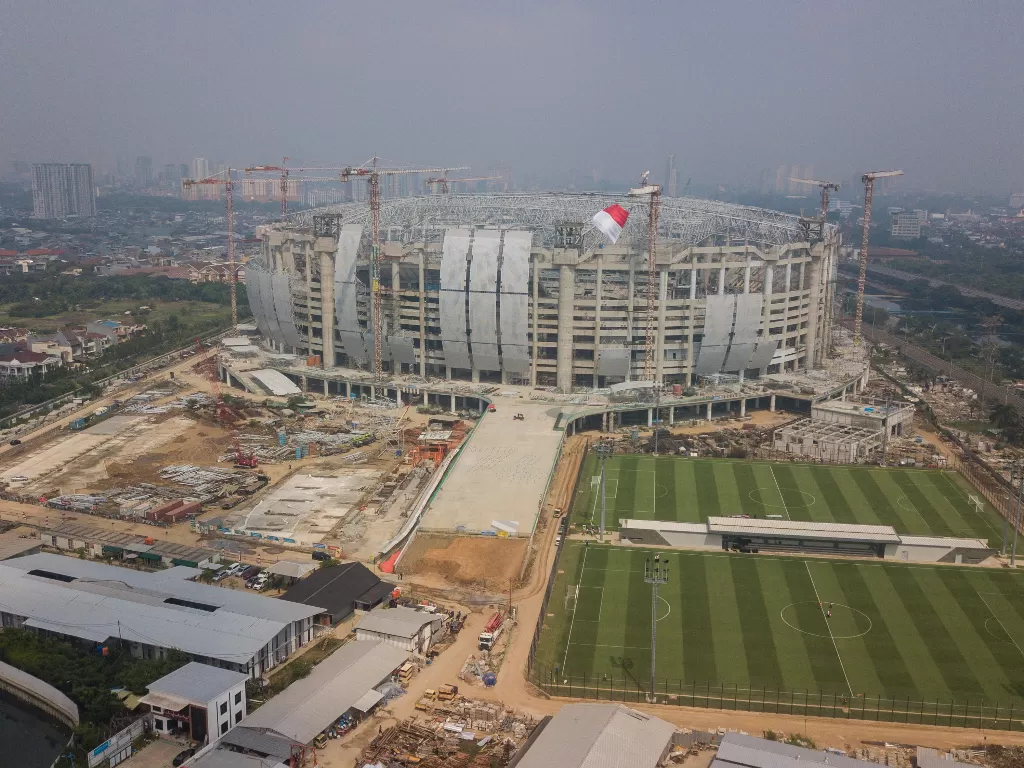 Foto udara pembangunan Jakarta International Stadium (JIS), Tanjung Priok, Jakarta Utara (ANTARA FOTO/Fakhri Hermansyah/wsj.)