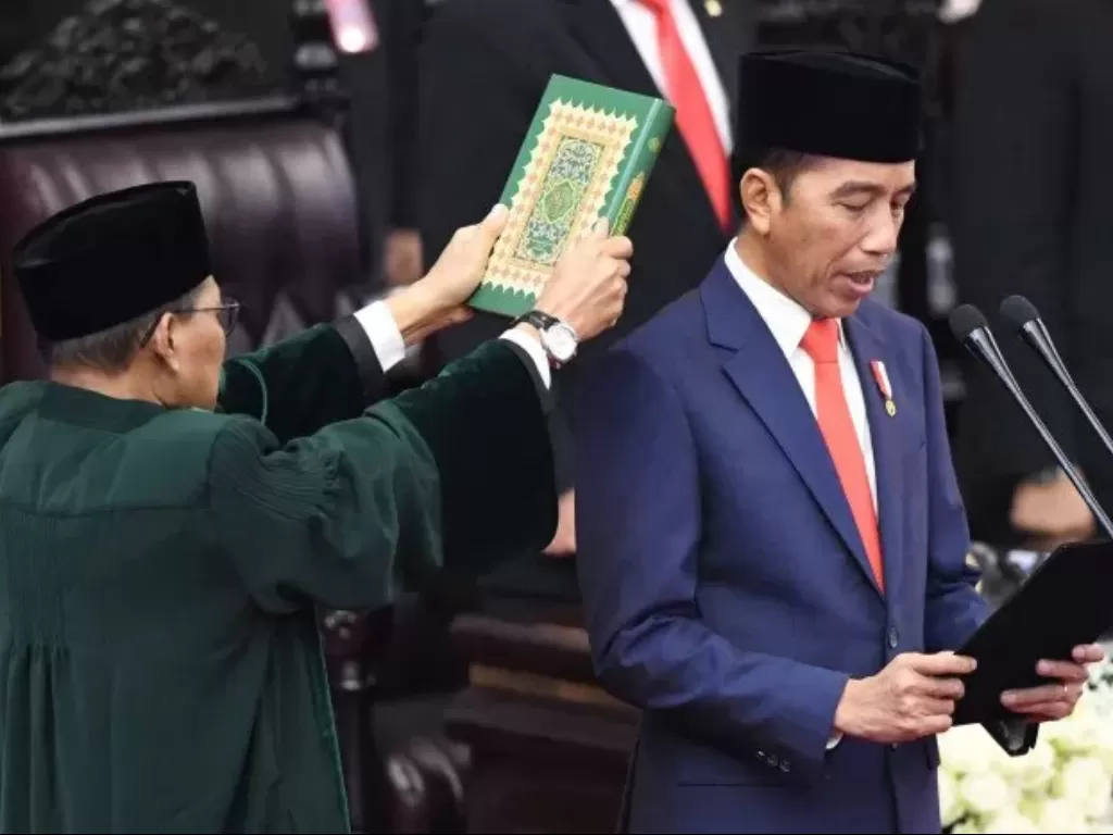 Presiden Joko Widodo mengucapkan sumpah saat dilantik menjadi presiden periode 2019-2024 di Gedung Nusantara, kompleks Gedung Parlemen, Senayan, Jakarta. (ANTARA FOTO/Akbar Gumay)
