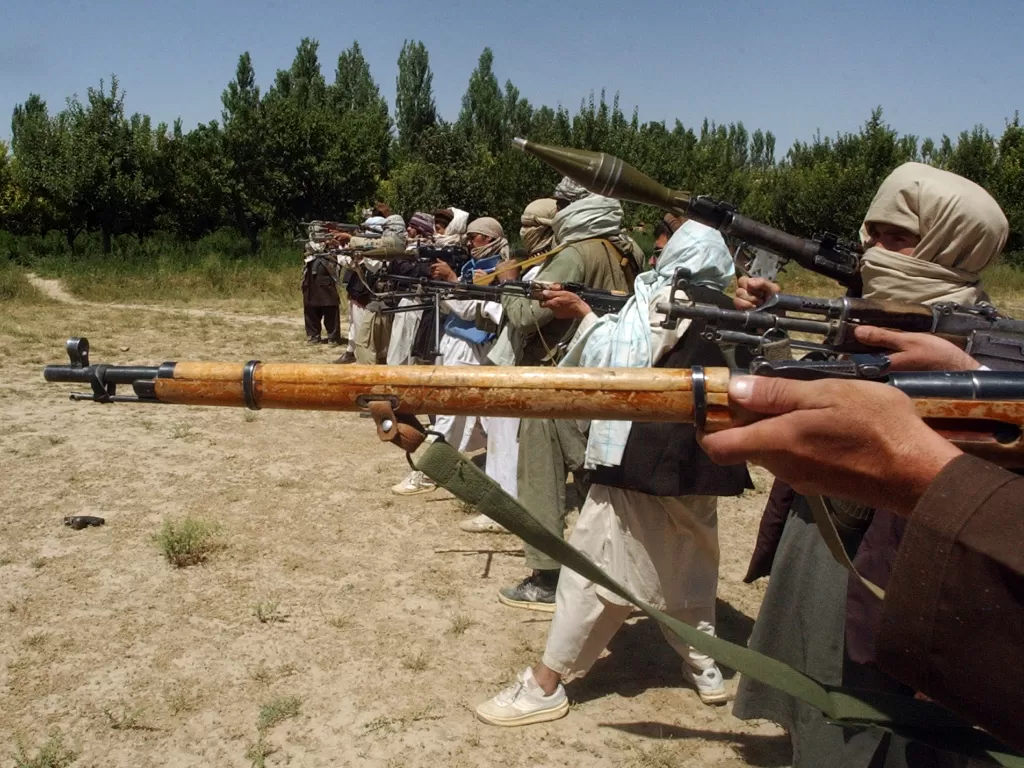 Beberapa pejuang Taliban dilaporkan Tewas. (REUTERS/Stringer)