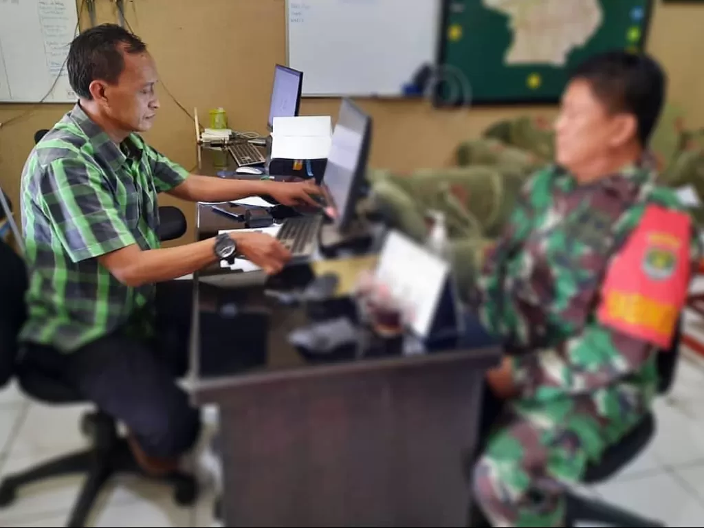 Sertu SP saat diperiksa oleh pihak Kodim 0503/Jakarta Barat (Istimewa)