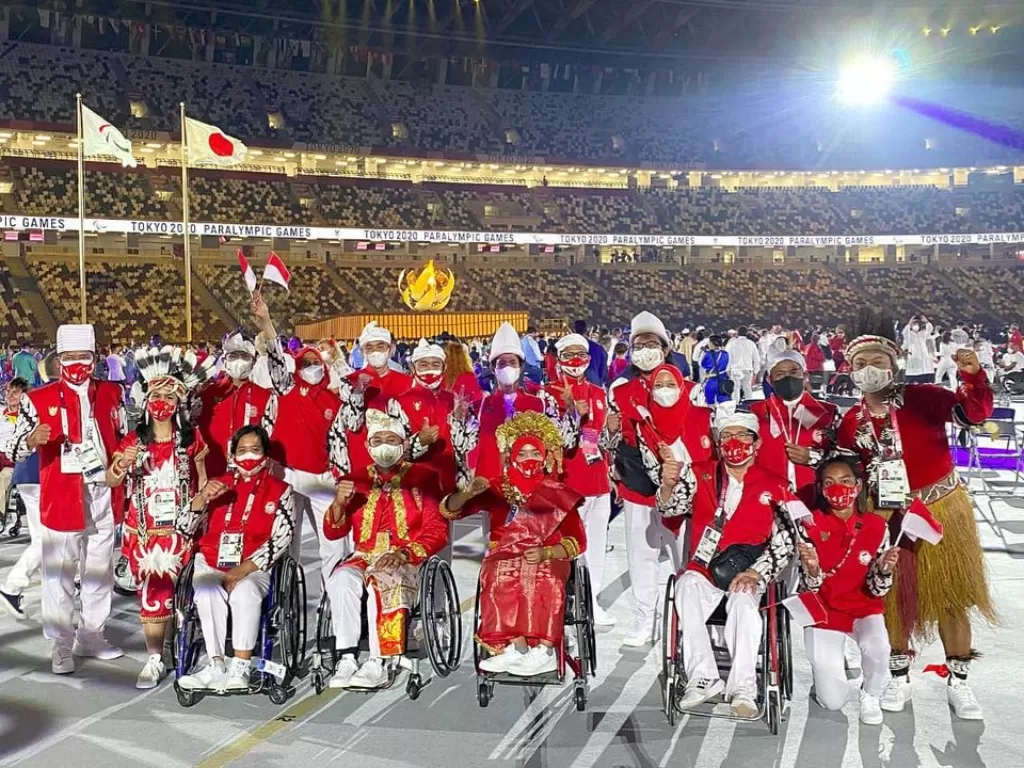 Defile Kontingen Indonesia pada Pembukaan Paralimpiade Tokyo 2020. (photo/Instagram/@hannypujiastuti95)