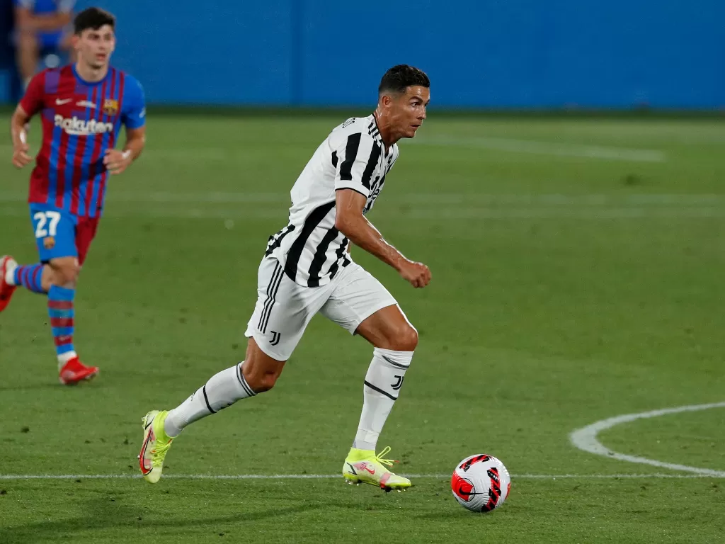 Ronaldo santer dikabarkan ingin hengkang dari Juventus ke Manchester City (REUTERS/Albert Gea/File Photo)