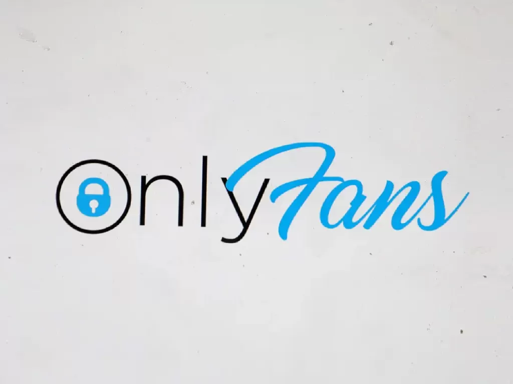 Tampilan logo dari situs OnlyFans (photo/REUTERS)